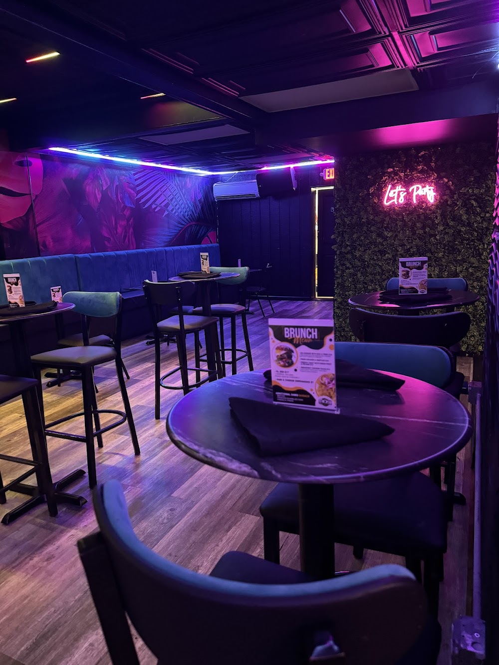 809 Restaurant & Lounge
