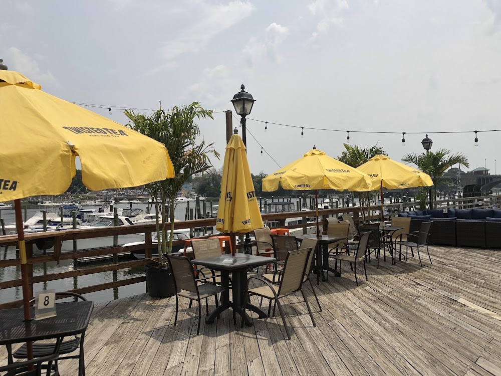 Joey C’s Boathouse Cantina & Grill