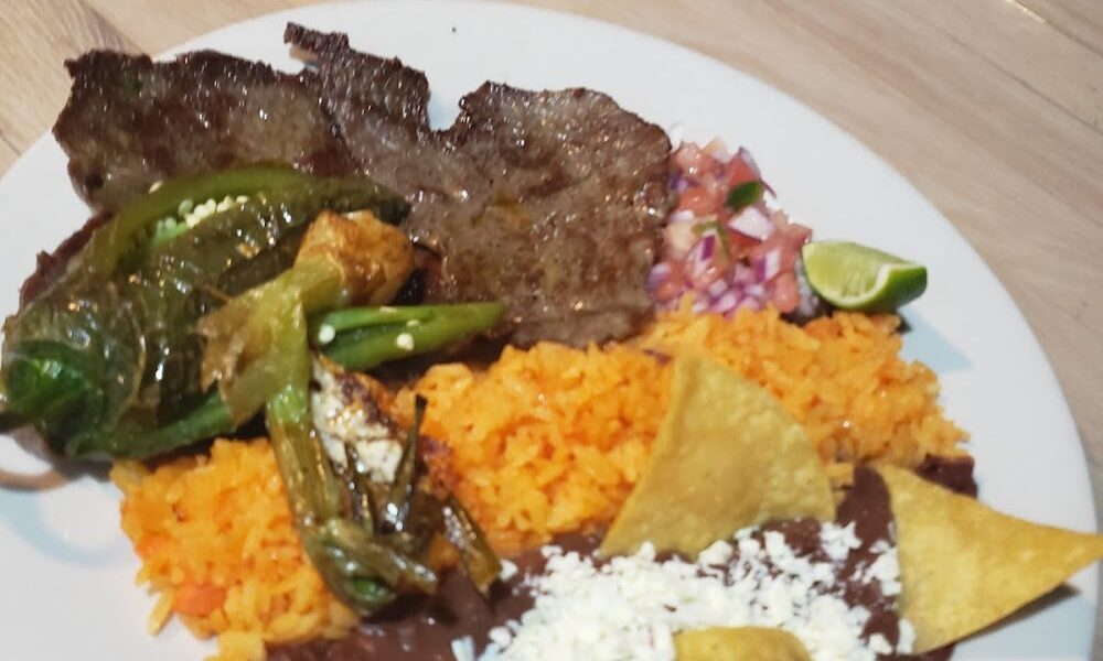 Palacio Latino Restaurant & Lounge
