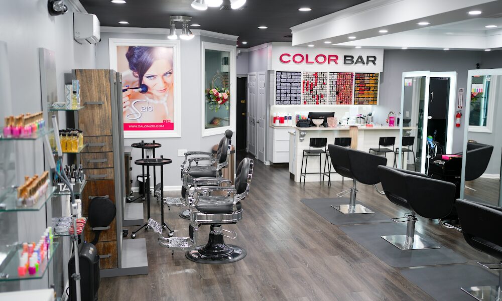 Salon 210