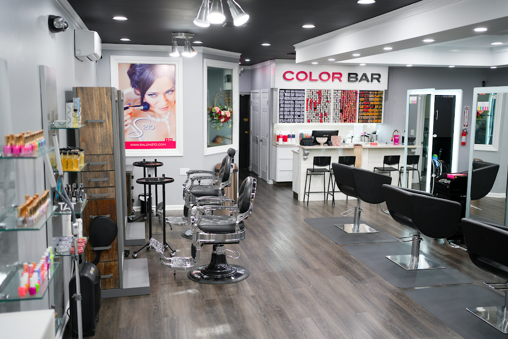 Salon 210